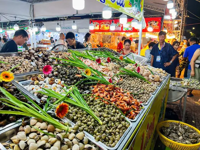 Ăn Gì Ở Nha Trang Về Đêm? 10 Món Ngon Không Thể Bỏ Qua Ăn Gì Ở Nha Trang Về Đêm? 10 Món Ngon Không Thể Bỏ Qua