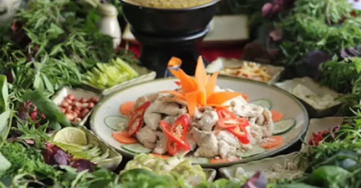 Đặc Sản Bắc Giang: Cẩm Nang 10 Món Ăn & Trái Cây Đặc Trưng