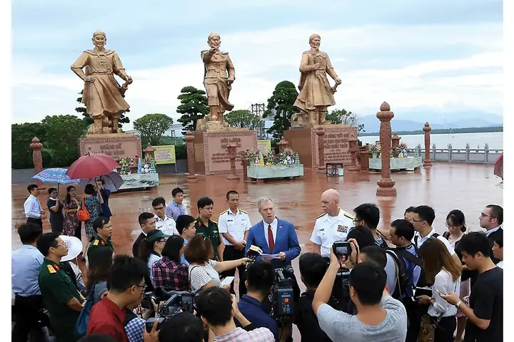 Hướng Dẫn Du Lịch Bạch Đằng Giang – Công Viên Rồng Hướng Dẫn Du Lịch Bạch Đằng Giang – Công Viên Rồng