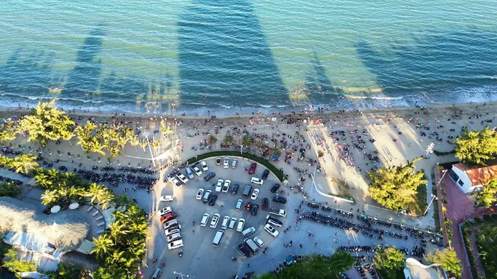 Khám Phá Bãi Biển Bình Sơn Ninh Thuận: Hướng Dẫn Du Lịch
