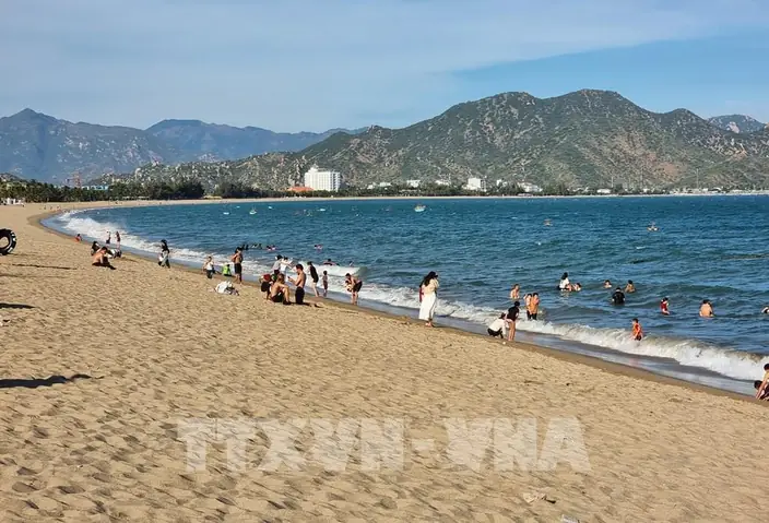 Khám Phá Bãi Biển Bình Sơn Ninh Thuận: Hướng Dẫn Du Lịch