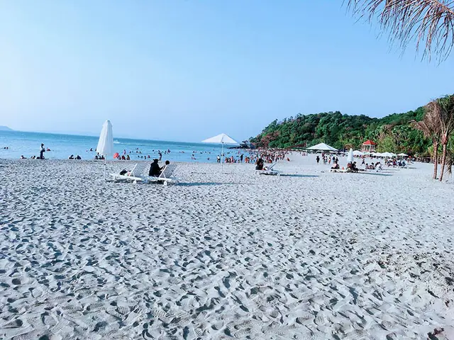 Bãi Biển Cát Trắng Hà Tiên: Khám Phá Thiên Đường Biển Mới Của Tây Nam Bộ Bãi Biển Cát Trắng Hà Tiên: Khám Phá Thiên Đường Biển Mới Của Tây Nam Bộ