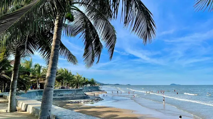 Biển Hải Tiến: Cẩm Nang Du Lịch Toàn Diện