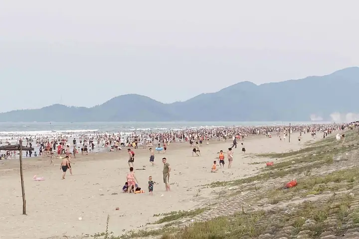 Bãi Biển Thạch Hải Hà Tĩnh: Cẩm Nang Khám Phá Vùng Biển Hoang Sơ, Tĩnh Lặng