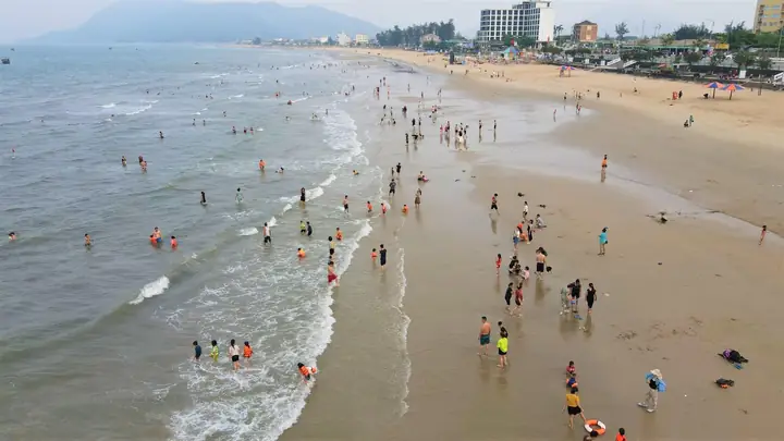 Khám Phá Bãi Biển Thiên Cầm: Hướng Dẫn Du Lịch Chi Tiết Cho Du Khách