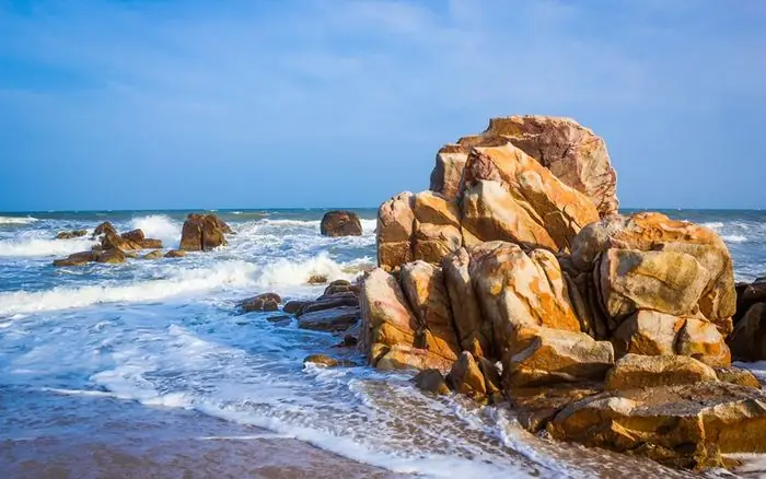 Hướng Dẫn Tắm Biển & Trải Nghiệm Tại Bãi Đá Ông Địa – Bãi Tắm Công Cộng Phan Thiết Hướng Dẫn Tắm Biển & Trải Nghiệm Tại Bãi Đá Ông Địa – Bãi Tắm Công Cộng Phan Thiết