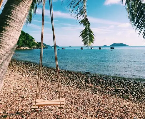 Khám Phá Bãi Sỏi Beach – Hướng Dẫn Đặt Resort View Biển