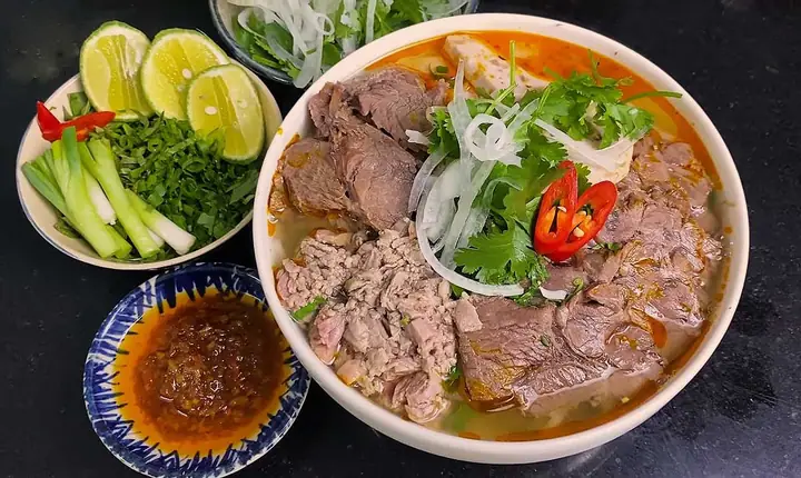 Bún Bò Huế: Cẩm Nang Toàn Tập Về Nét Đẹp Ẩm Thực Cố Đô Bún Bò Huế: Cẩm Nang Toàn Tập Về Nét Đẹp Ẩm Thực Cố Đô