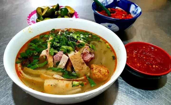 Khám Phá Cách Thưởng Thức Bánh Canh Bà Quýt Tại Hội An Khám Phá Cách Thưởng Thức Bánh Canh Bà Quýt Tại Hội An