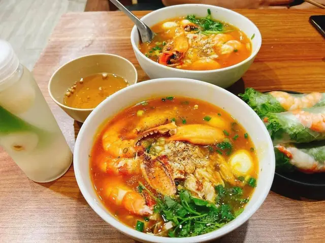Khám Phá Cách Thưởng Thức Bánh Canh Bà Quýt Tại Hội An Khám Phá Cách Thưởng Thức Bánh Canh Bà Quýt Tại Hội An