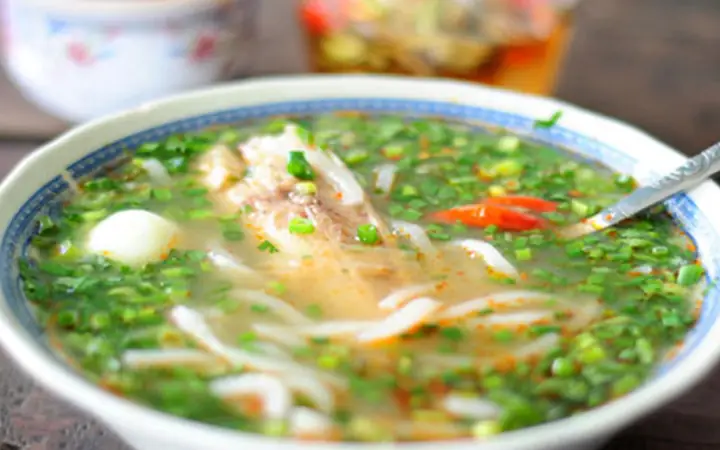 Cách Nấu Bánh Canh Cá Lóc Chuẩn Vị Miền Trung Đậm Đà