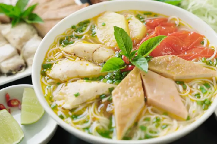 Bánh Canh Chả Cá Nha Trang: Nguồn Gốc, Cách Làm Và Địa Chỉ Ăn Ngon Nhất