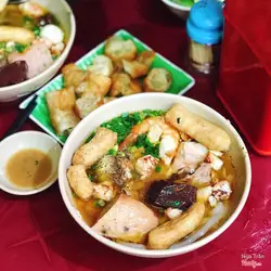 Bánh Canh Cua Út Lệ Tô Hiến Thành: Review Chi Tiết Từ A Đến Z Bánh Canh Cua Út Lệ Tô Hiến Thành: Review Chi Tiết Từ A Đến Z
