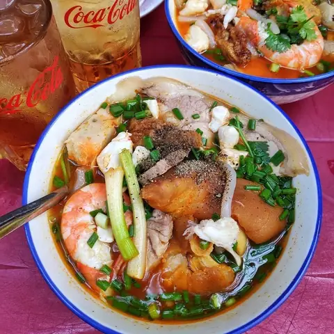 Bánh Canh Cua Tôn Thất Đạm: Nét Đặc Sắc Trong Ẩm Thực Phố Cổ Hà Nội