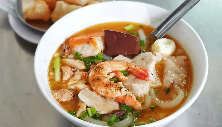 Đánh Giá Chi Tiết Quán Bánh Canh Cua Trần Khắc Chân: Trải Nghiệm Món Ngon "đậm Chất Xưa" Giữa Lòng Sài Gòn