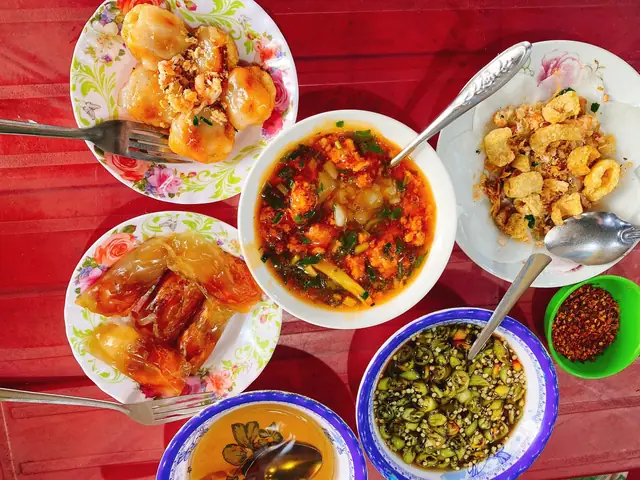 Bánh Canh Nam Phổ Huế: Nơi Ăn, Hương Vị & Kinh Nghiệm Thưởng Thức