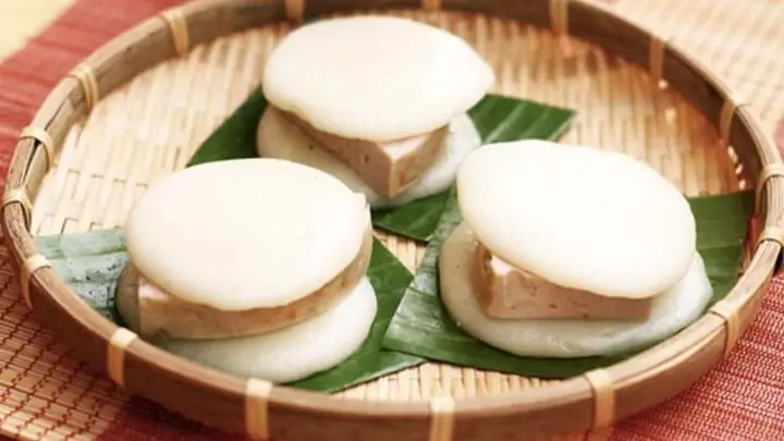Bánh Chưng Bánh Dày Ngày Tết: Ý Nghĩa, Cách Làm Và Trải Nghiệm Thưởng Thức