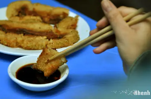 Review Quán Bánh Chưng Rán 73 Phạm Hồng Thái: Trải Nghiệm Ăn Vặt Đậm Chất Hà Nội