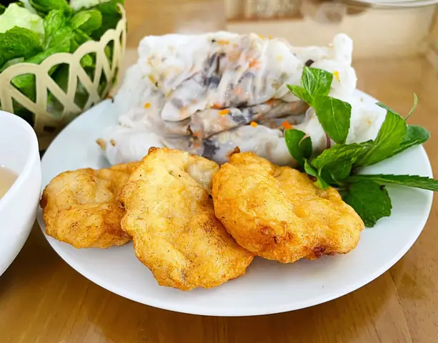 Bánh Cuốn Chả Mực Bãi Cháy: Công Thức Truyền Thống Và Bí Quyết Làm Ngon