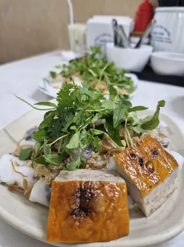 Bánh Cuốn Phố Cổ Hà Nội: Cẩm Nang Thưởng Thức Đầy Đủ Từ A Đến Z