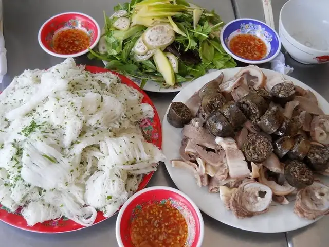 Bánh Hỏi Cháo Lòng Quy Nhơn: Hương Vị Đậm Đà Từ Vùng Đất "thần Vương" Bánh Hỏi Cháo Lòng Quy Nhơn: Hương Vị Đậm Đà Từ Vùng Đất "thần Vương"