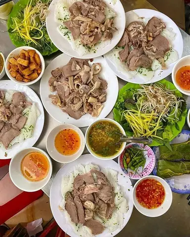 Bánh Hỏi Cháo Lòng Quy Nhơn: Hương Vị Đậm Đà Từ Vùng Đất "thần Vương" Bánh Hỏi Cháo Lòng Quy Nhơn: Hương Vị Đậm Đà Từ Vùng Đất "thần Vương"