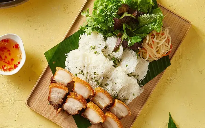 Bánh Hỏi Heo Quay Cần Thơ – Đặc Trưng Ẩm Thực Miền Trung, Lịch Sử Và Địa Chỉ Thưởng Thức