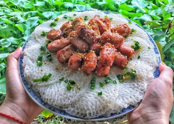 Bánh Hỏi Heo Quay Cần Thơ – Đặc Trưng Ẩm Thực Miền Trung, Lịch Sử Và Địa Chỉ Thưởng Thức
