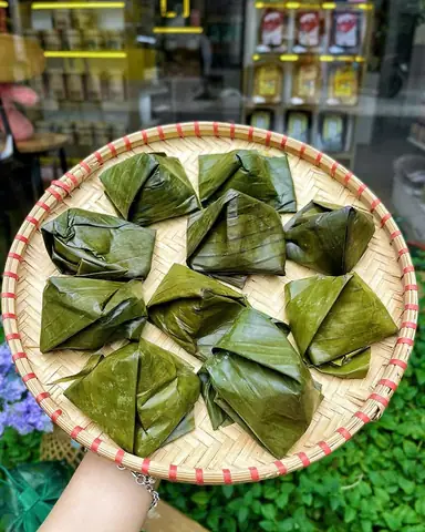 Bánh Ít Lá Gai Đà Nẵng: Top 5 Quán Ngon, Rẻ Nhất Nên Thử