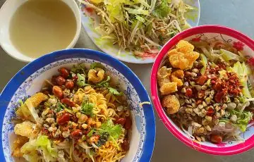 Bánh Khoái Cá Kình Làng Chuồn: Bí Quyết Thưởng Thức Món Ăn Vàng Từ Cố Đô Huế Bánh Khoái Cá Kình Làng Chuồn: Bí Quyết Thưởng Thức Món Ăn Vàng Từ Cố Đô Huế