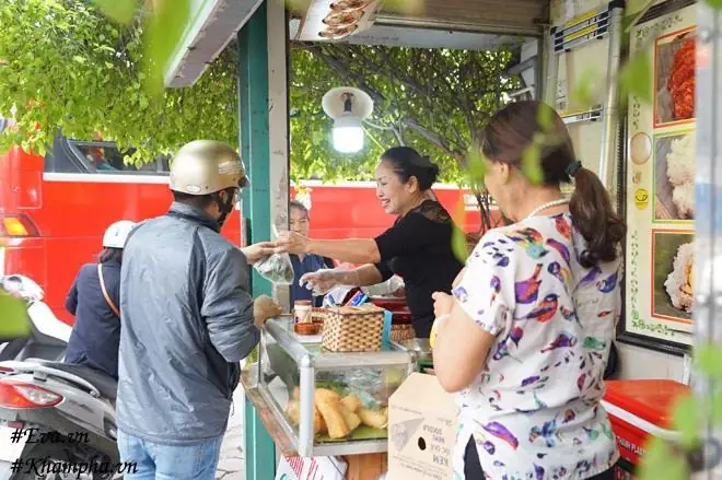 Cẩm Nang Bánh Khúc Hà Nội: Tất Tần Tật Về Món Quà Vặt Đặc Trưng