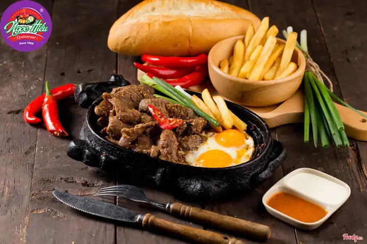 Bánh Mì Bít Tết Ngọc Hiếu – Lịch Sử, Cách Thưởng Thức Và Địa Chỉ Mua Ngon Nhất Bánh Mì Bít Tết Ngọc Hiếu – Lịch Sử, Cách Thưởng Thức Và Địa Chỉ Mua Ngon Nhất