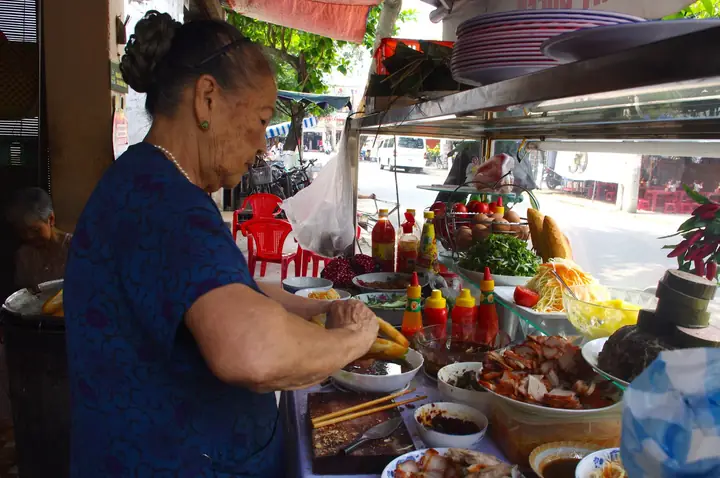 Review Madam Khanh Bánh Mì Queen Hội An: Bí Quyết Hương Vị Đỉnh Cao Review Madam Khanh Bánh Mì Queen Hội An: Bí Quyết Hương Vị Đỉnh Cao