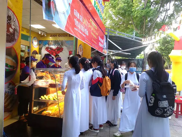 Top 5 Tiệm Bánh Mì Nổi Tiếng Đà Nẵng: Đánh Giá & So Sánh Chi Tiết Top 5 Tiệm Bánh Mì Nổi Tiếng Đà Nẵng: Đánh Giá & So Sánh Chi Tiết