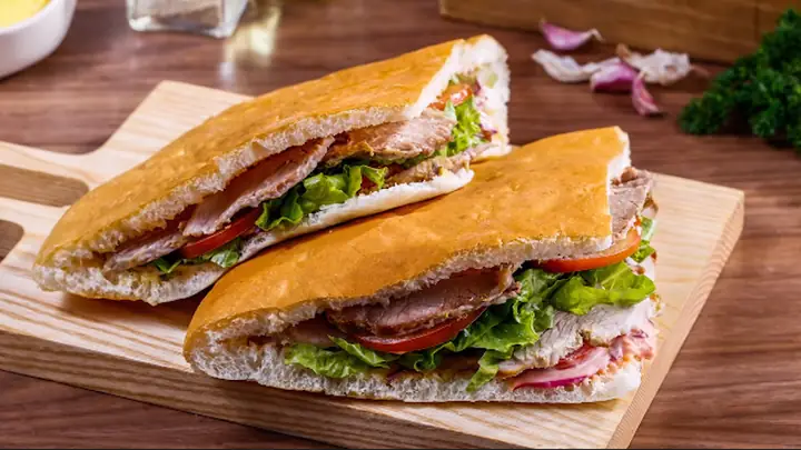 Bánh Mì Tam Giác Kẹp Thịt – Hướng Dẫn Chi Tiết Cách Làm Tại Nhà