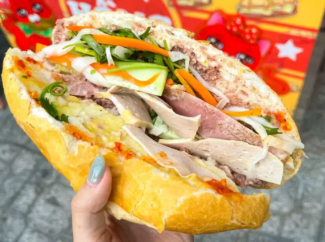 Bánh Mì Thịt Nướng Nha Trang: Hương Vị Đường Phố Đáng Nhớ Bánh Mì Thịt Nướng Nha Trang: Hương Vị Đường Phố Đáng Nhớ