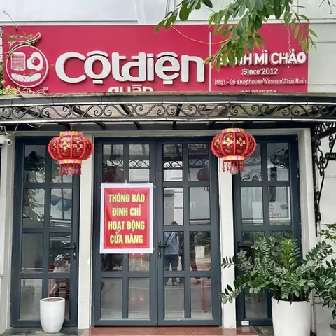 Bánh Mỳ Chảo Cột Điện Quán: Đánh Giá Chi Tiết Về Món Ăn Vàng Của Hà Nội
