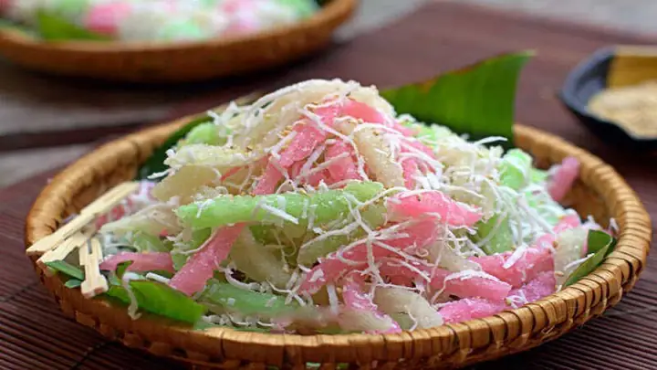 Bánh Tằm Làm Bằng Bột Gì? Khám Phá Nguyên Liệu Vàng Tạo Nên Hương Vị Đặc Trưng