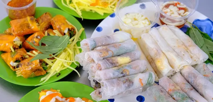 Bánh Tráng Dì Hồng Quận 10: Đánh Giá Chi Tiết Từ A Đến Z
