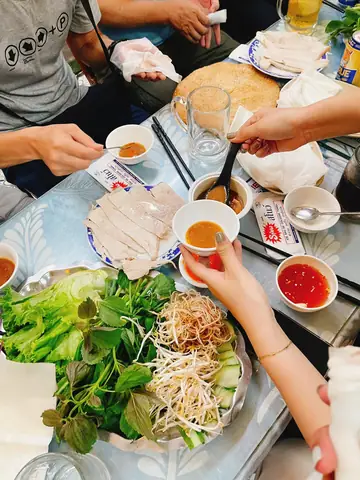 Bánh Tráng Thịt Heo Bà Hường – Đặc Điểm, Cách Thưởng Thức Và Nguồn Gốc