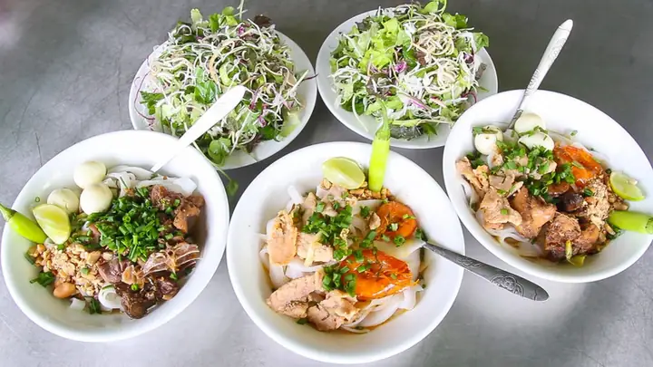 Khám Phá Bánh Tráng Thịt Heo Trần: Địa Chỉ, Giá, Cách Ăn