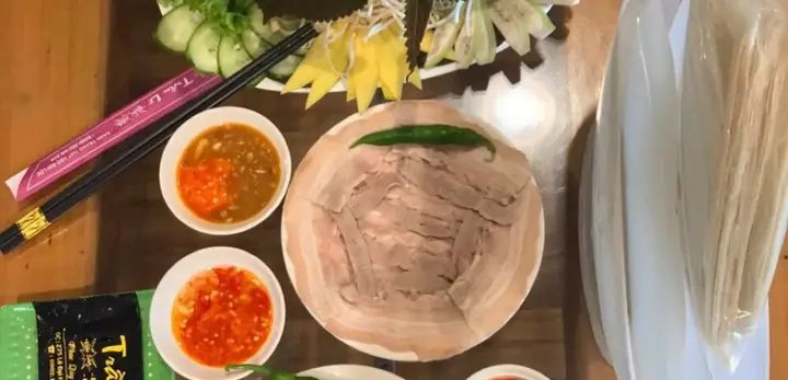 Khám Phá Bánh Tráng Thịt Heo Trần: Địa Chỉ, Giá, Cách Ăn