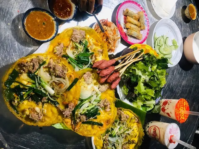 Bánh Xèo Bá Lễ Hội An: Món Ăn Đặc Trưng Không Thể Bỏ Lỡ