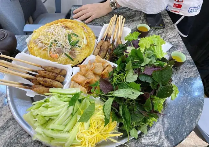 Khám Phá 6 Quán Bánh Xèo Đội Cấn Ngon Nhất Hà Nội