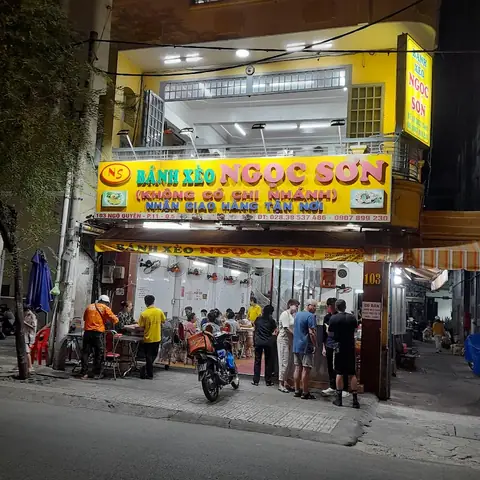 Review Quán Bánh Xèo Ngọc Sơn: Trải Nghiệm Ẩm Thực Đường Phố Quận 5 Review Quán Bánh Xèo Ngọc Sơn: Trải Nghiệm Ẩm Thực Đường Phố Quận 5