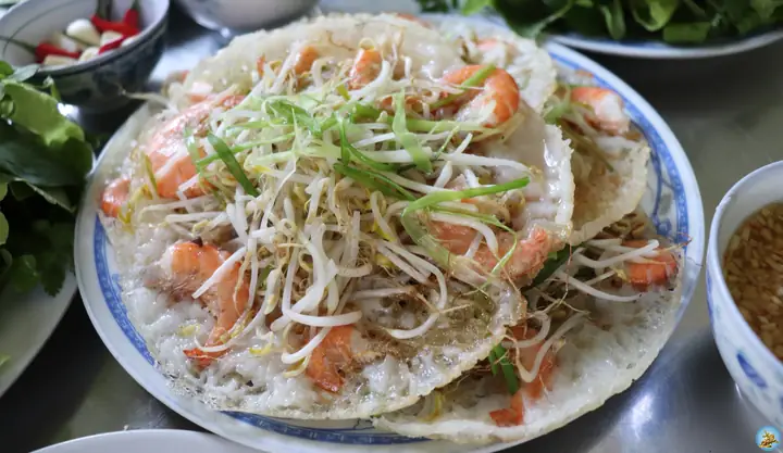 Khám Phá 7 Quán Bánh Xèo Tôm Nhảy Ngon Bình Định