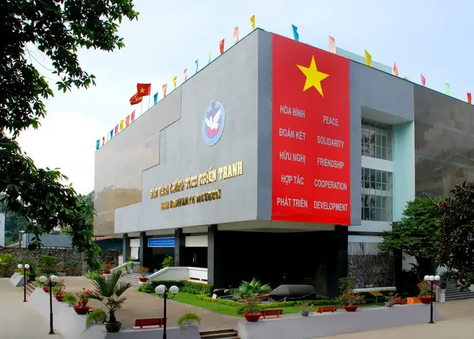 Bảo Tàng Chứng Tích Chiến Tranh: Giờ Mở, Vé & Mẹo Tham Quan