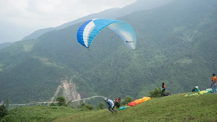 Bay Dù Lượn Mù Cang Chải: Cẩm Nang Trải Nghiệm Từ A-z Cho Du Khách Mới Bay Dù Lượn Mù Cang Chải: Cẩm Nang Trải Nghiệm Từ A-z Cho Du Khách Mới