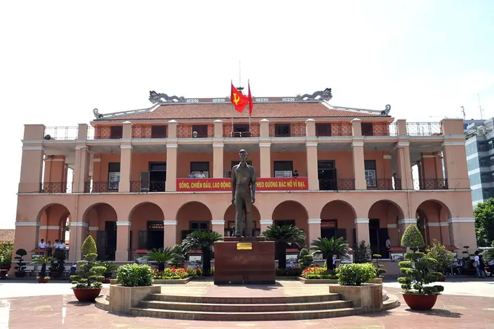 Bến Nhà Rồng – Bảo Tàng Hồ Chí Minh: Lịch Sử, Kiến Trúc Và Giá Trị Văn Hóa