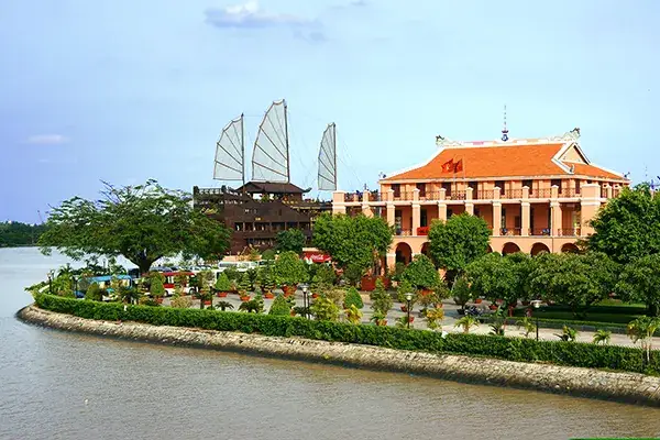 Bến Nhà Rồng Giờ Mở Cửa: Thông Tin Chi Tiết Và Hướng Dẫn Tham Quan 2026